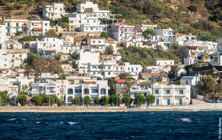 View from the Megalochari: the ferry coming into Fourni Town. (Oct23)
