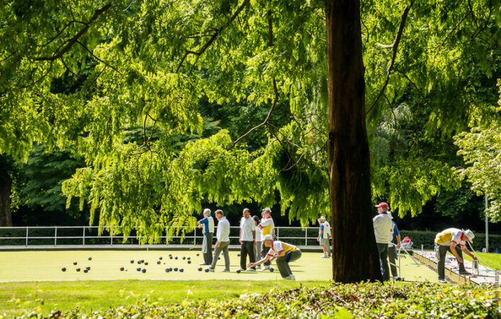 The bowling green in Southwark Park is generally well maintained and comes into its own on sunny summer's days. (July17)