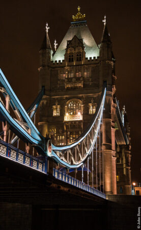 The floodlighting of Tower Bridge at night brings out the gothic fantasy even more than daylight. (Dec14)